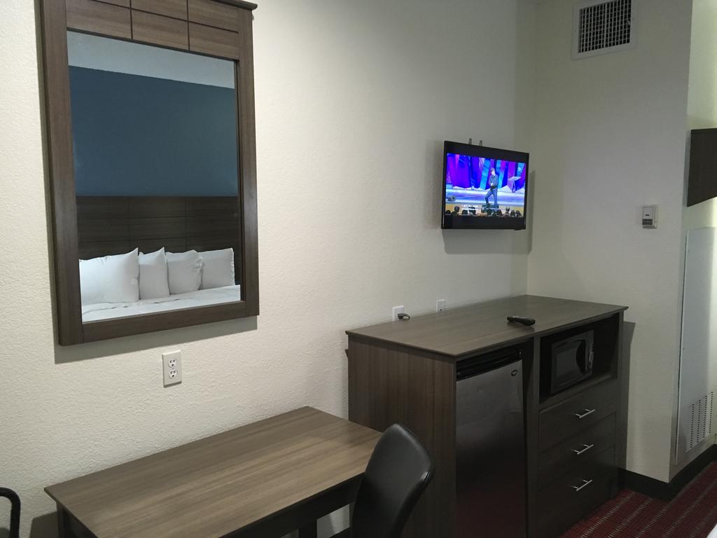 Americas Best Value Inn Decatur Bagian luar foto