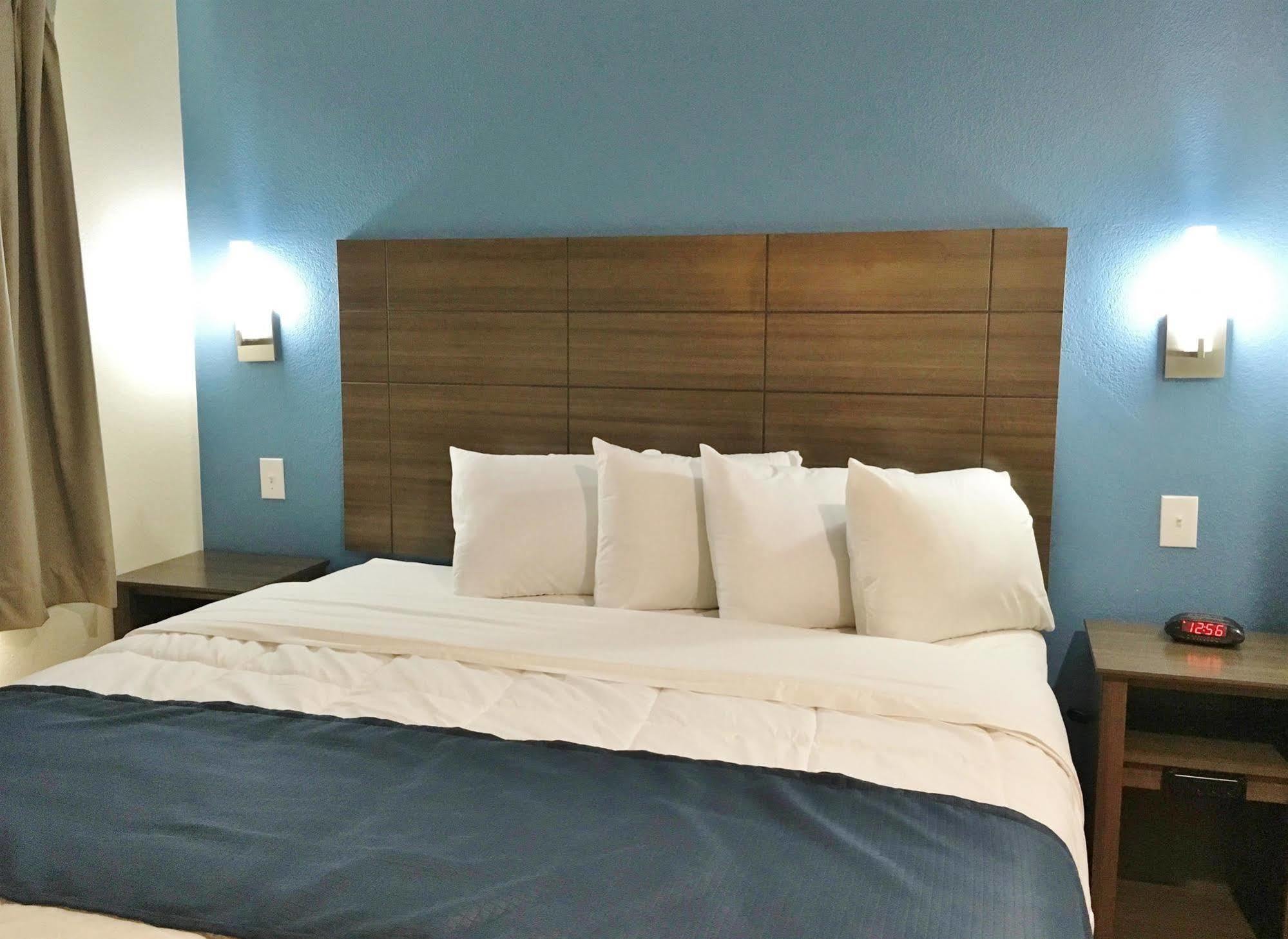 Americas Best Value Inn Decatur Bagian luar foto